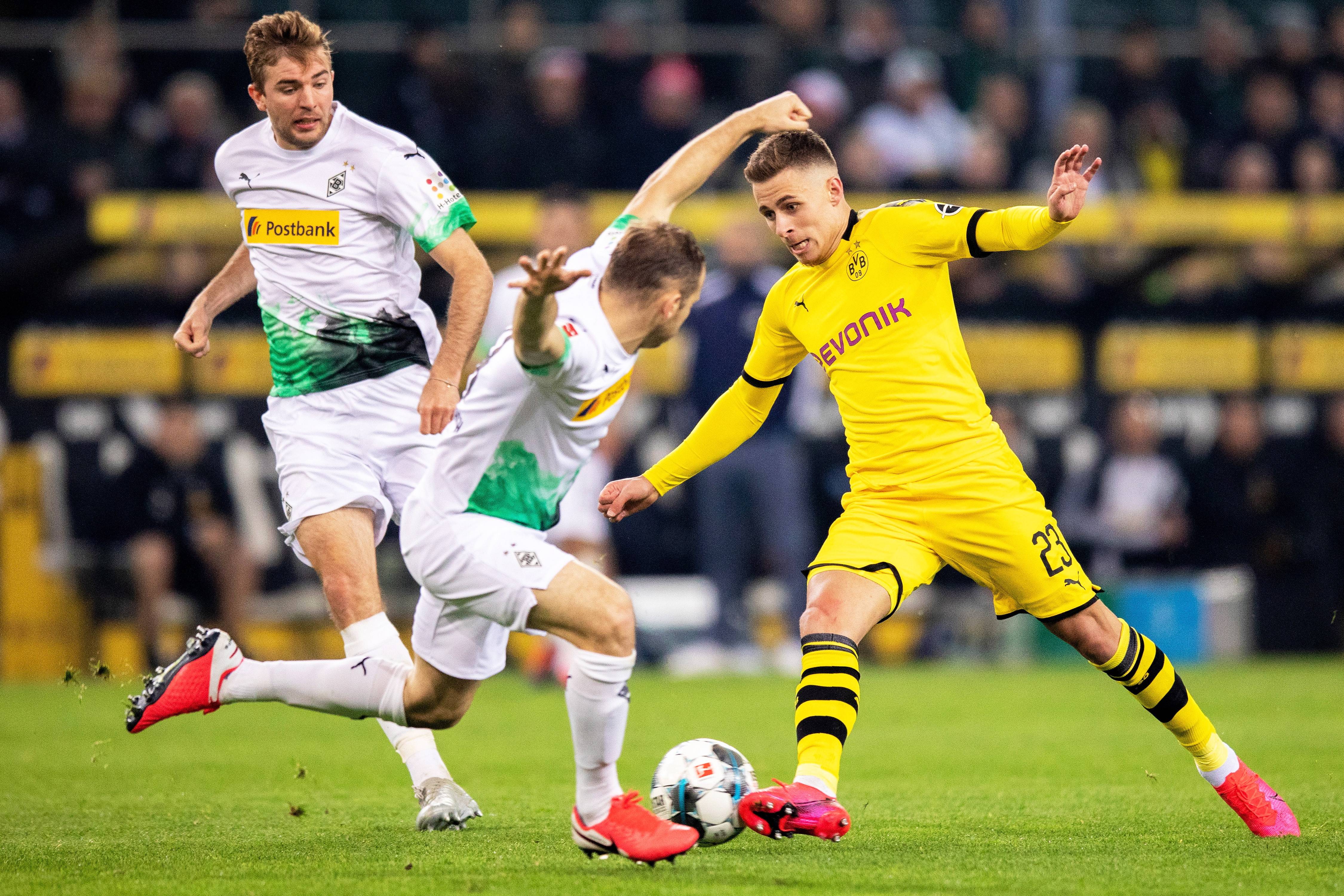 包含欧预赛比赛风云变幻竞技场上燃烧激情的词条